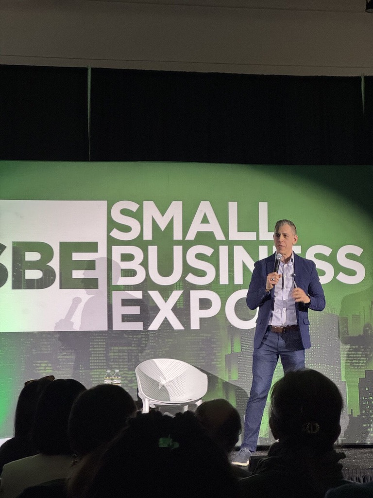 Mark Albert speaking to entrepreneurs at the Small Business Expo
